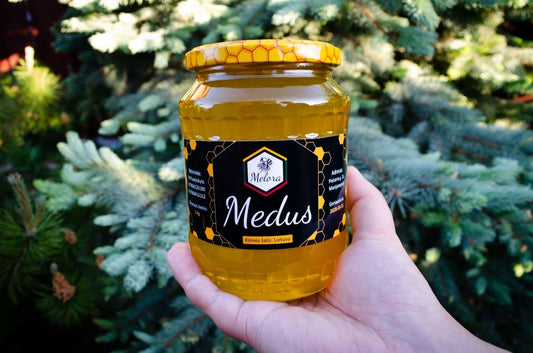 Šviežias lietuviškas pavasario medus