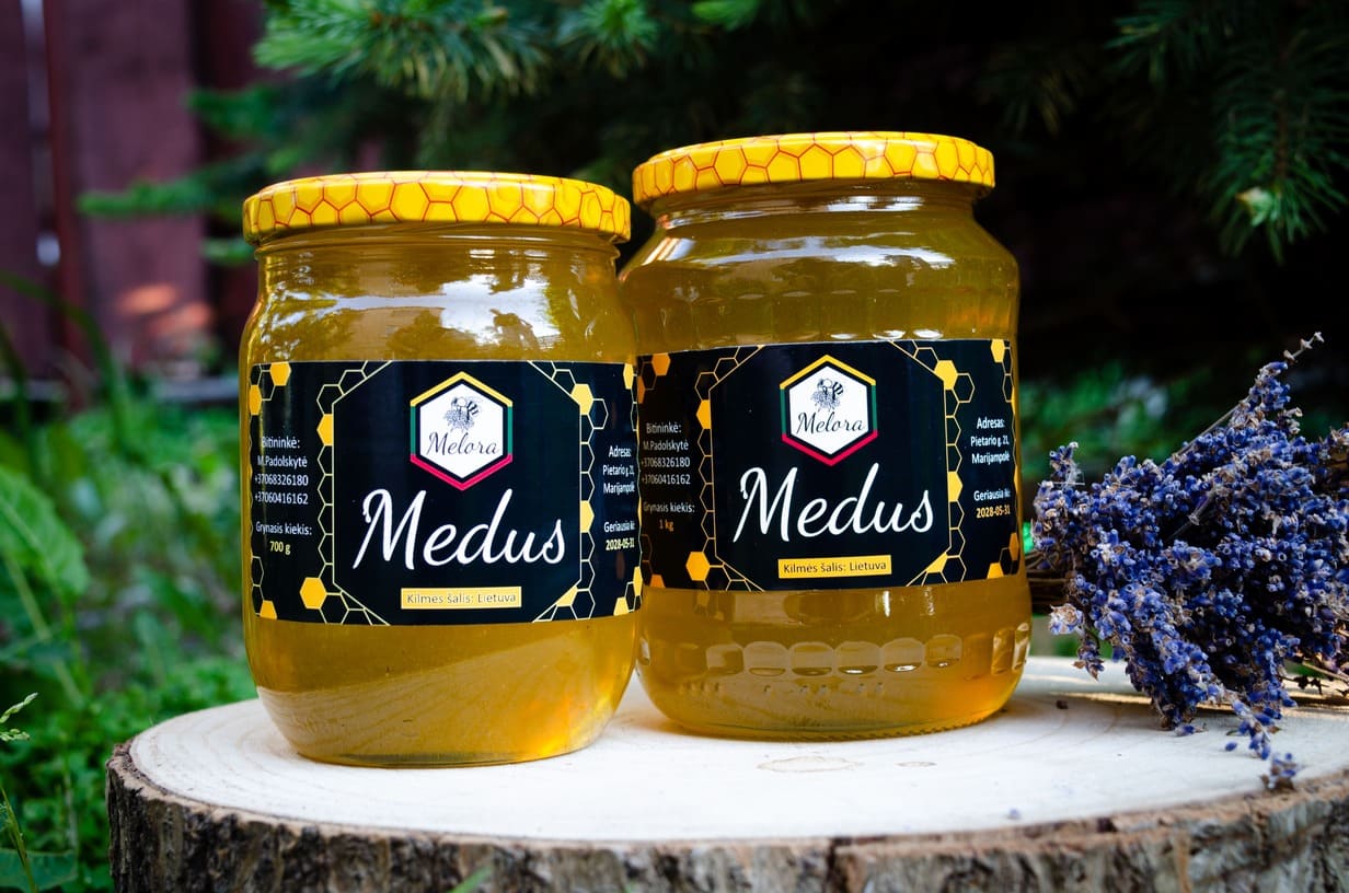 Šviežias lietuviškas pavasario medus