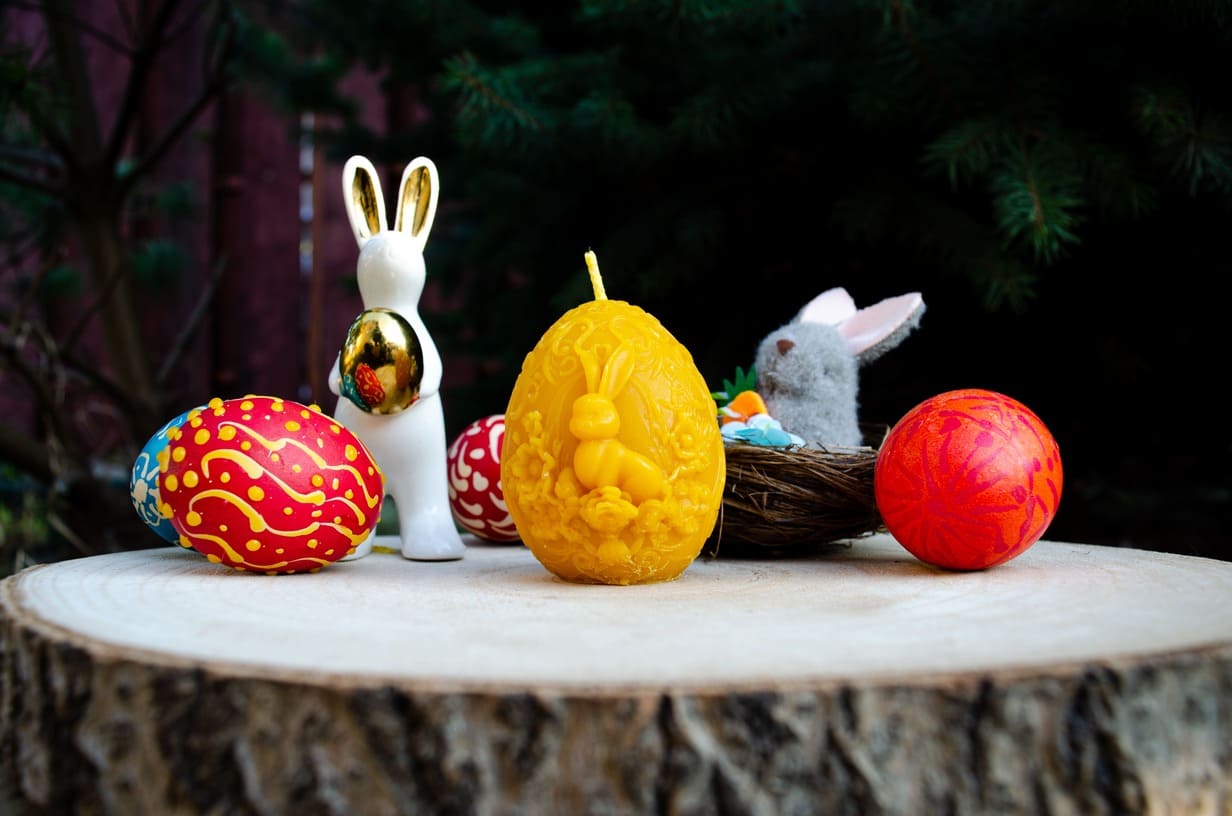 Beeswax candle "Easter Egg"